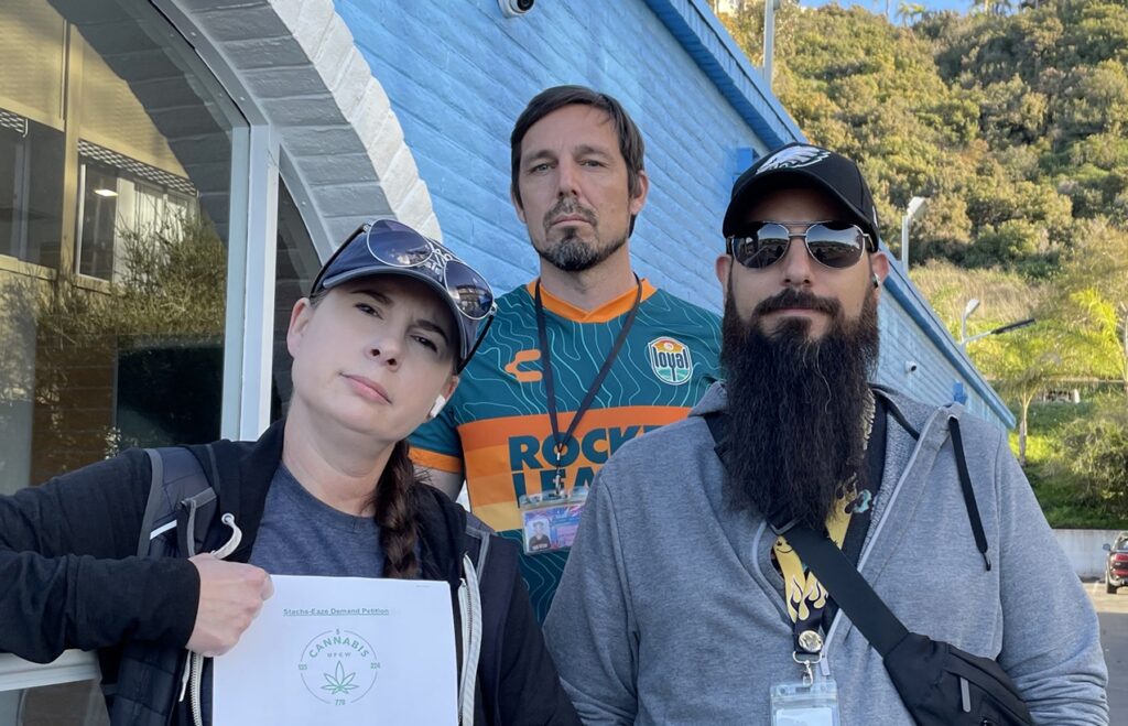 Photo of Eaze Dispensary Union Employees UFCW: Workers at California Eaze/Stachs Cannabis Delivery Depots Vote to Authorize Unprecedented Strike